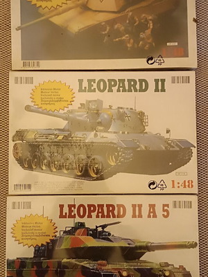 Modeling kit new, three sealed boxes with 1:48 scale tanks and motors
