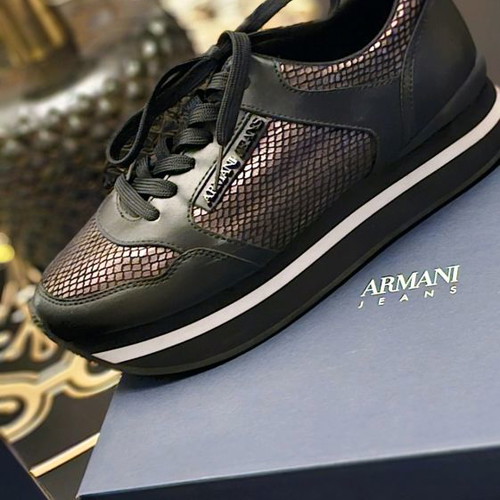 Armani sneakers μεταχειρισμένα, μέγεθος 39, μαύρα αθλητικά