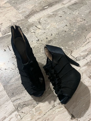 Nine West black ankle boots like new, size 39
