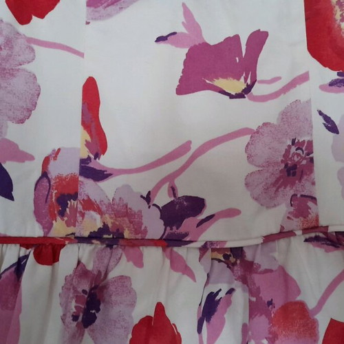 Strapless dress like new with pink and purple flowers size M