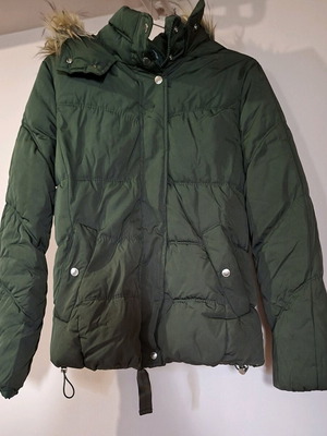 Bershka green jacket with fur hood like new
