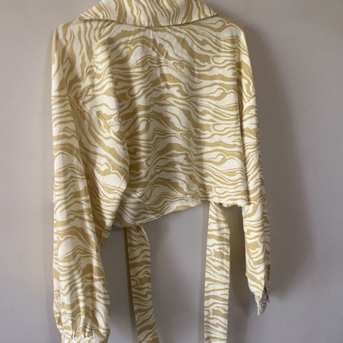 Edited shirt like new, beige and yellow, size M