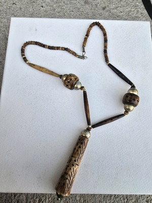 Necklace used, made of bone