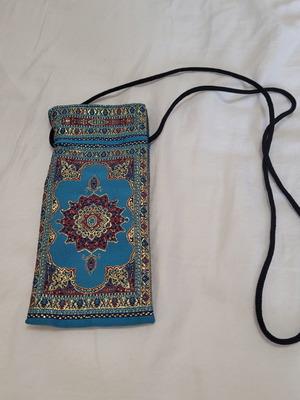 Glasses carrying case like new, silk, 18.5x8 cm