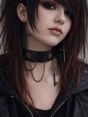 Industrial Rubber Choker like new with chain and key steampunk detail
