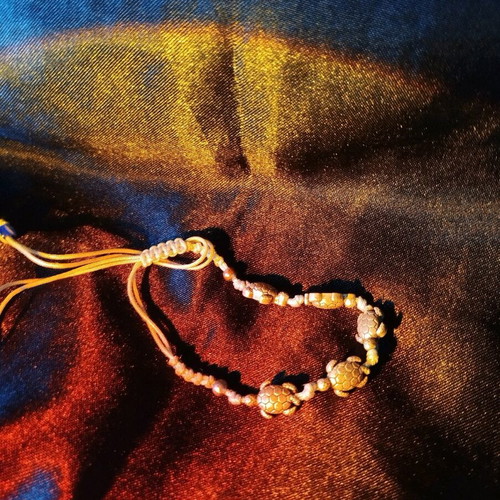 Necklace and bracelet like new, multicolored