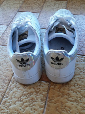 Αθλητικά Adidas Superstar No 39,5 σε πολύ καλή κατάσταση σαν καινούρια