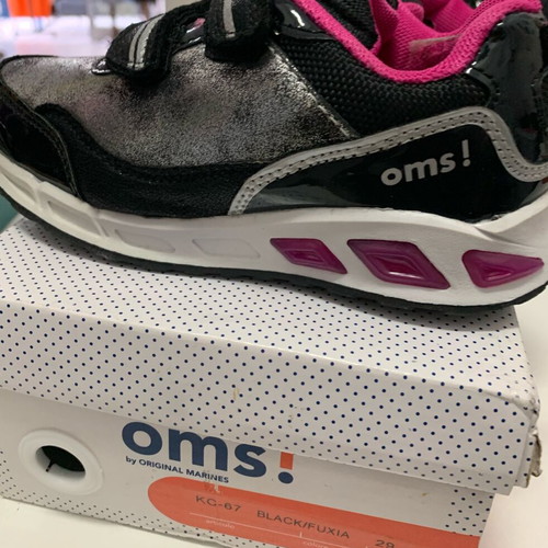 OMS sneakers for girls new with lights size 29