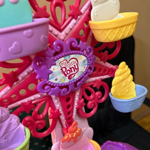 My Little Pony Ferris Wheel vintage toy like new with music and lights