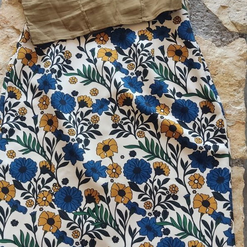 H&M top and Zara midi skirt like new, sizes S and 38
