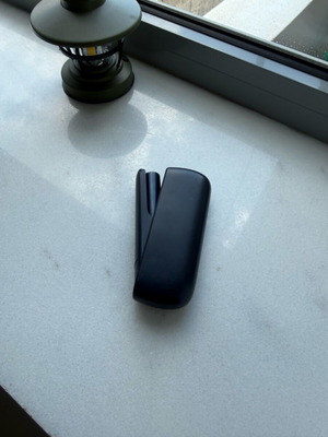 IQOS ILUMA i συσκευή θέρμανσης καπνού, μαύρη