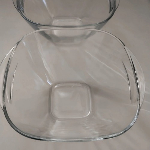 Glass bowls from Italy like new, set of 2 for salad or soup