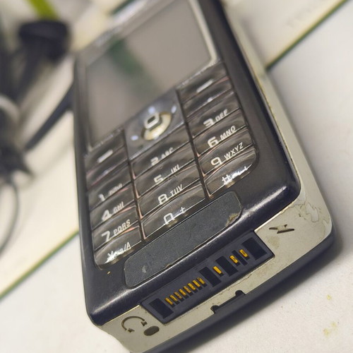 Sony Ericsson T630 Liquid Black full box used, like new