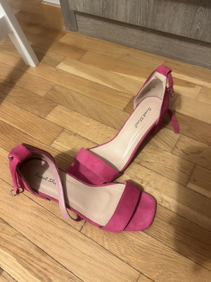 Fuchsia Suede Platform Sandals like new, size 38