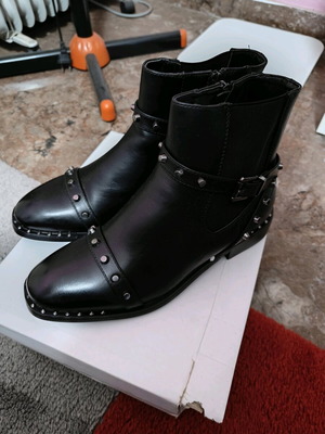 Super Mode women's leather ankle boots new, size 39, black