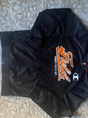 Champion kids jacket used for 9-10 years old