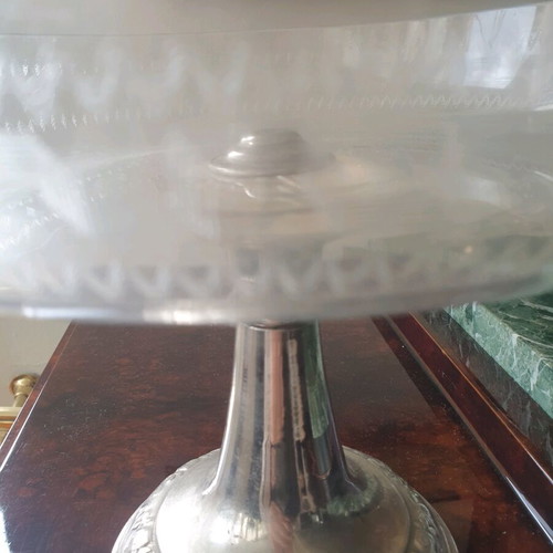 Vintage fruit bowl from the 1930s like new, crystal with engraved design