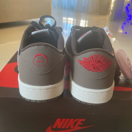 Travis Scott Nike Low Mocha 1 new, size 45