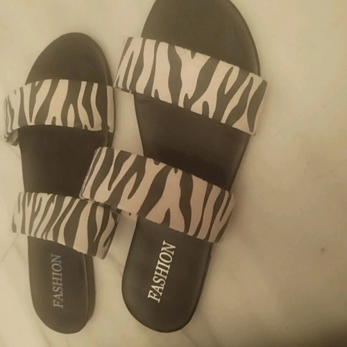 Σανδάλια animal print σαν καινούργια, γυναικεία ζέβρε μέγεθος 40