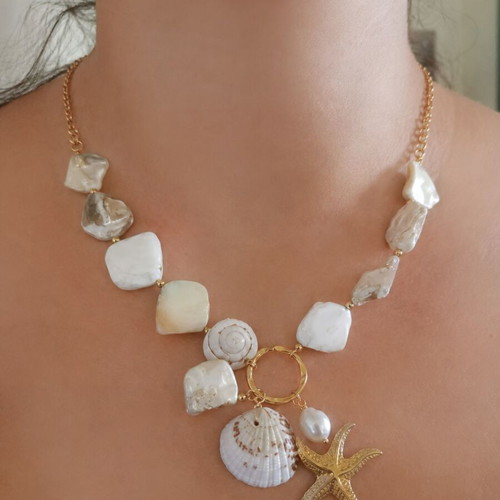 Necklace with shells and pearls, stainless steel