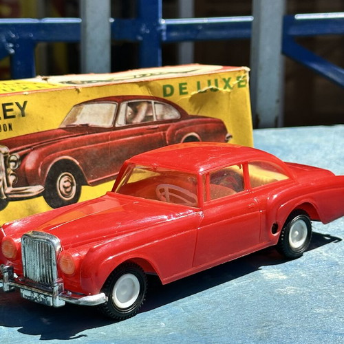 Vintage LYRA Bentley Sports Saloon De Luxe toy used with original box