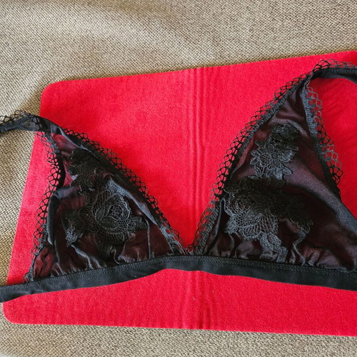 Bralette Intimissimi transparent with flowers, very soft lace, like new