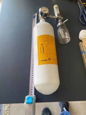 Oxygen cylinder used, portable medical oxygen kit