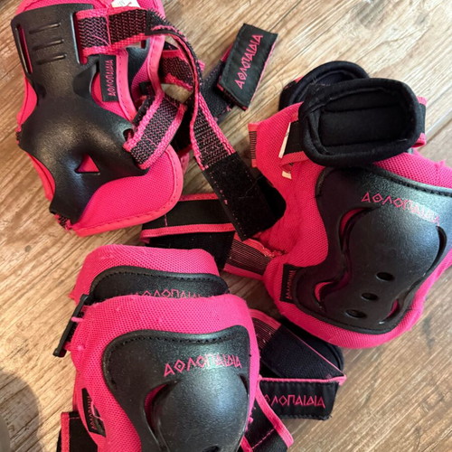 Athlopaidia Kids Roller Skates Set Size 35-38 with Helmet and Pads like new