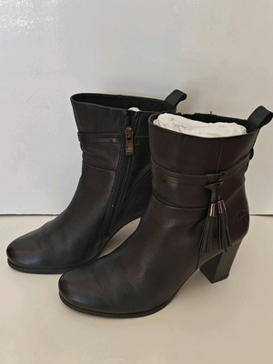 Marco Tozzi black ankle boots like new, size 38