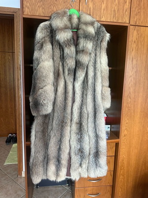 Women's coat from genuine Canadian Silver Fox fur like new