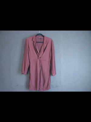 Zara women's dress medium size like new, eggplant color with collar and pleats