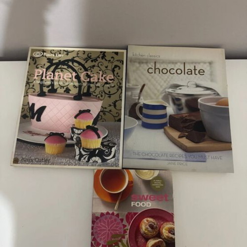 Pastry cookbooks like new, set of 3 English books