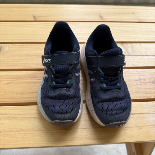 Asics kids running shoes for boys Gel 1014A344-411 GT 1000 13Ps like new, blue