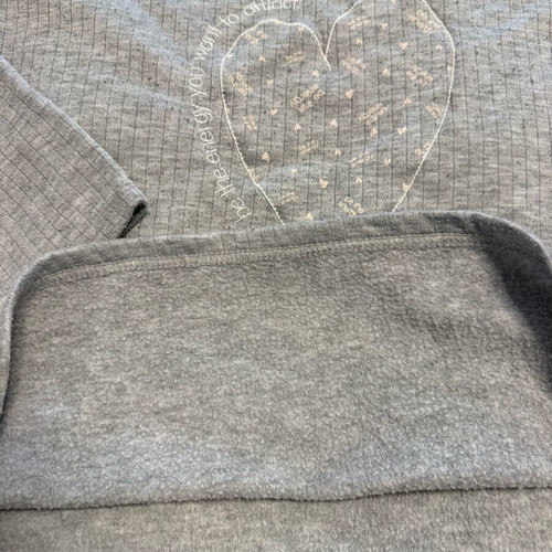 Women's gray pajama set used with hearts and fleece lining