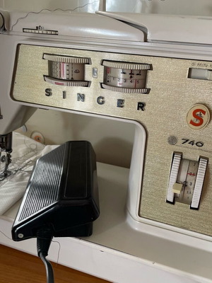 Ραπτομηχανή Singer 740 μεταχειρισμένη, πλήρως λειτουργική