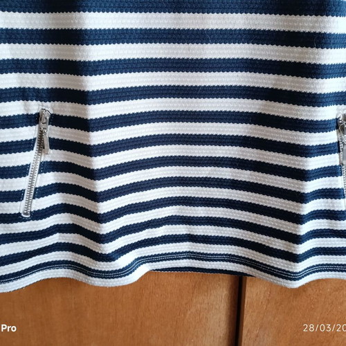 Striped blouse in navy and white with zipper, like new, size S