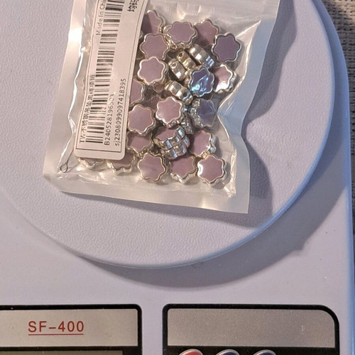Plastic beads daisy new, silver-lilac color