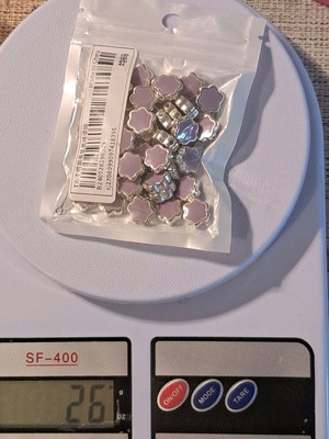 Plastic beads daisy new, silver-lilac color