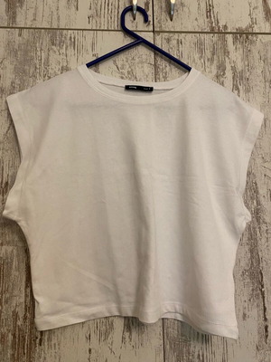White Oversized Cap Sleeve Crop Top Sinsay like new, size S