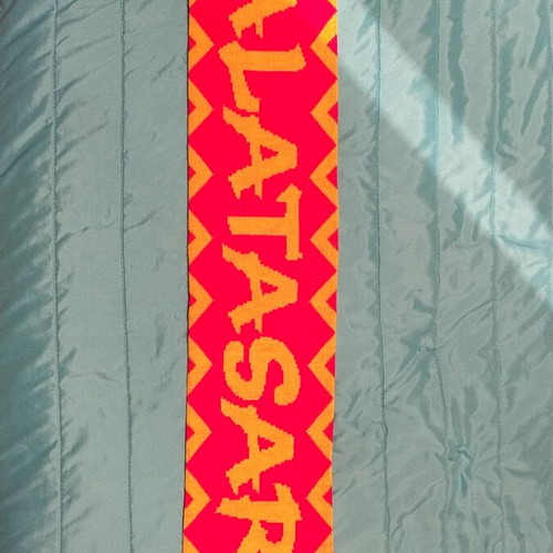 Galatasaray SK knitted scarf like new, authentic 2015-16