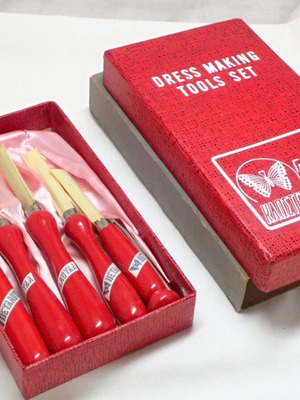 Vintage dress making tools set from Petalouda thread company new
