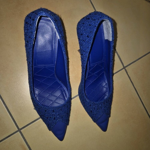 Iris Shoes blue pump like new, 9 cm heel