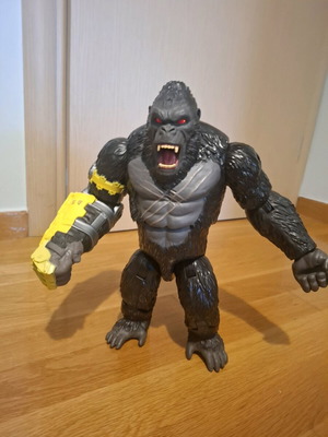 Godzilla Kong figure 33 cm like new with sound and light