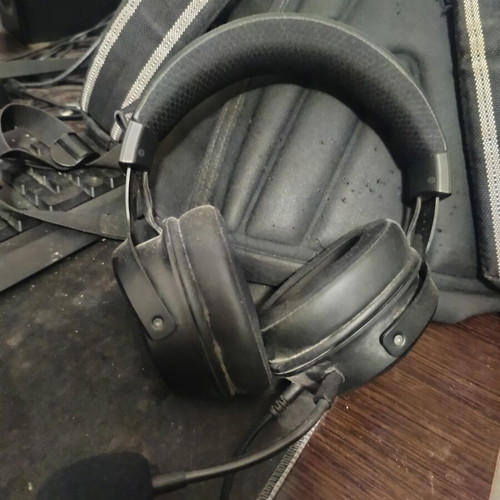Kraken V3 USB gaming headphones like new, wired