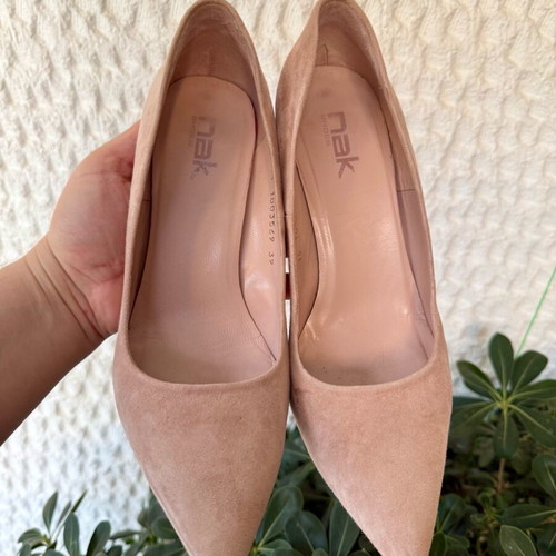 NAK Nude Suede Pumps like new, size 39