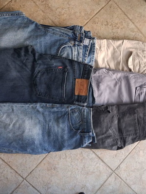 Πακέτο με 6 ανδρικά τζιν από Levi's, Bershka, Pull&Bear και H&M