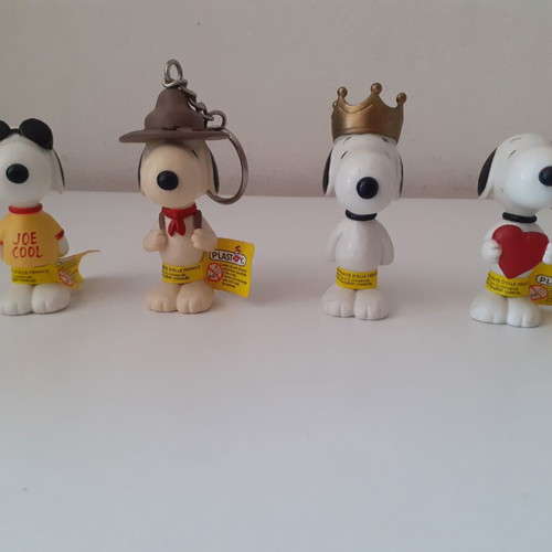 Plastoy Snoopy figures set of four