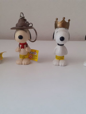Plastoy Snoopy figures set of four