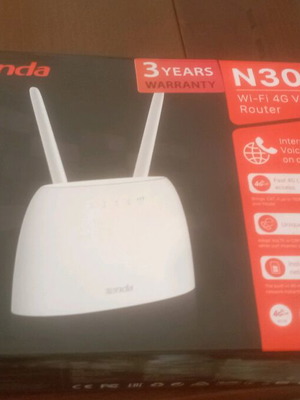 Tenda N300 4G06 router like new with all peripherals