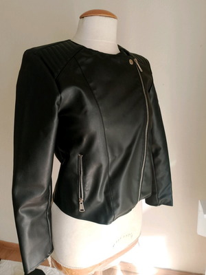 Women's biker jacket used, size Small, black